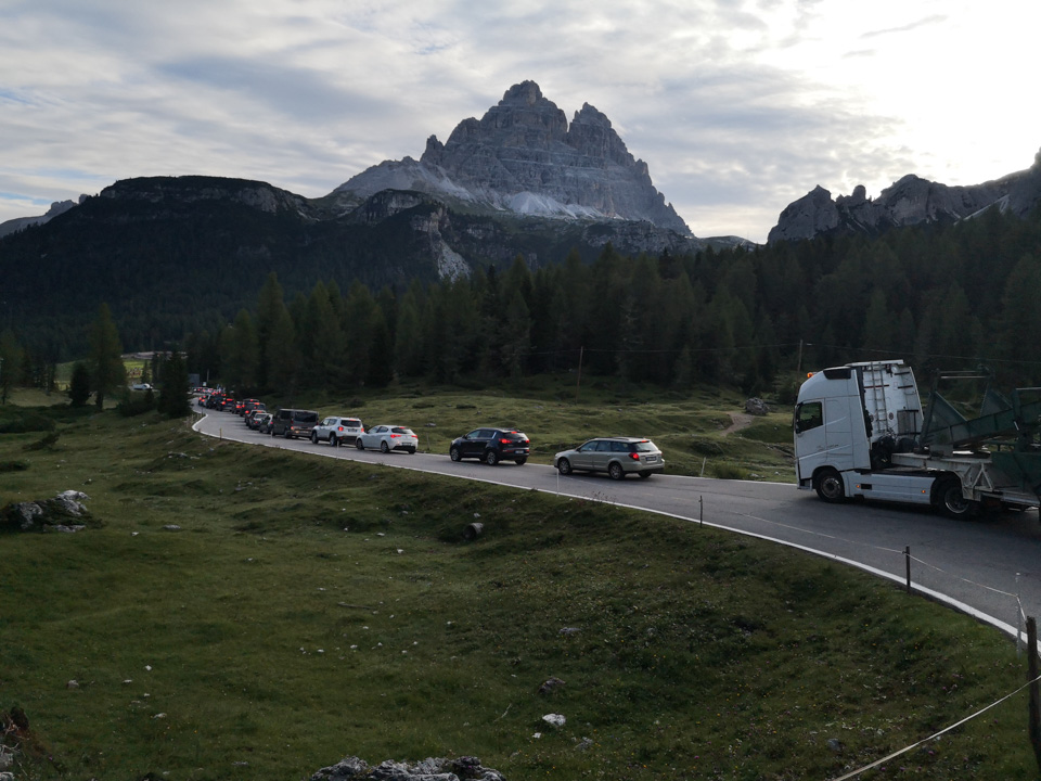 Queue on top of the Tre Cime